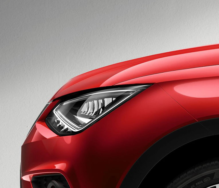 SEAT Arona - LED headlights